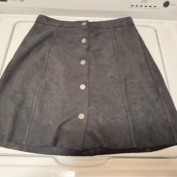 Wilfred Dresses & Skirts - Aritiza Wilfred Free Centinela Elegant Dark Charcoal Button-Up Skirt Size 2